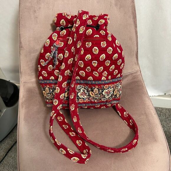 VTG Vera Bradley Drawstring Quilted Backpack Red Paisley Goji Berry Purse Small - Picture 2 of 13